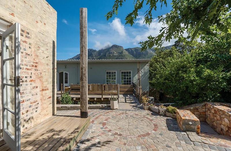 8 Bedroom Property for Sale in Hout Bay Western Cape